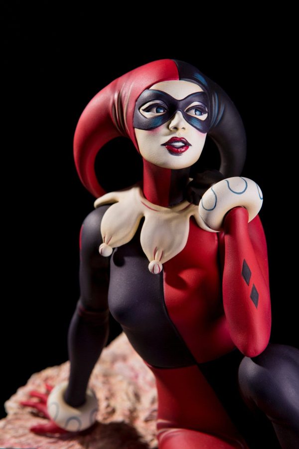 Batman –  Waiting for My J Man  Harley Quinn Statue on Sale - Image 3