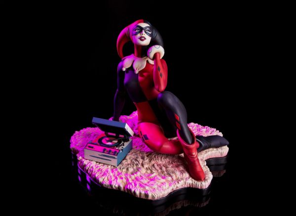 Batman –  Waiting for My J Man  Harley Quinn Statue on Sale - Image 2